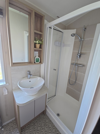 Bathroom 5, 2Br Lodge - Pool - Fireplace - Petsok - Parking, Cornwall