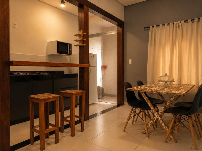 Private kitchenette, Flat 1 com jacuzzi aquecida em Capitólio, Capitólio
