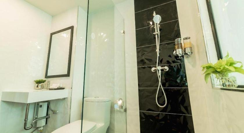 Bathroom 5, Pause and Play Hotel, Muang Chiang Mai