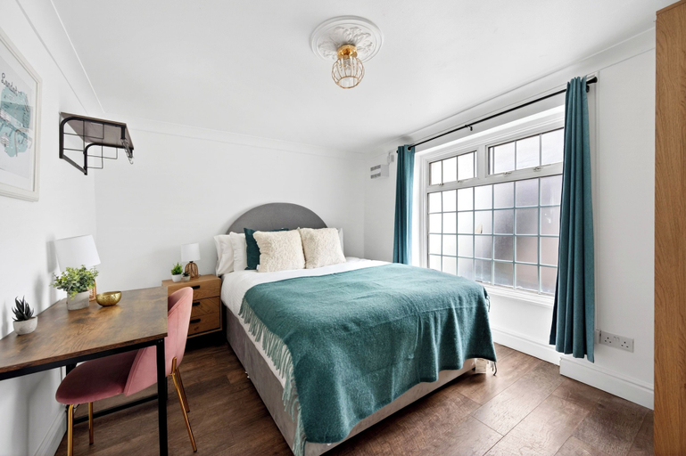 Room 2, Central London flat in Paddington, London