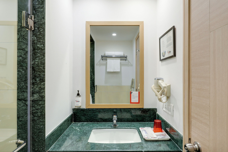 Bathroom 5, Red Fox by Lemon Tree Hotels, Sector 60, Gurugram, Gurgaon