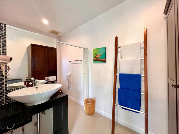 Bathroom 4, The Snug Airportel, Pulau Phuket