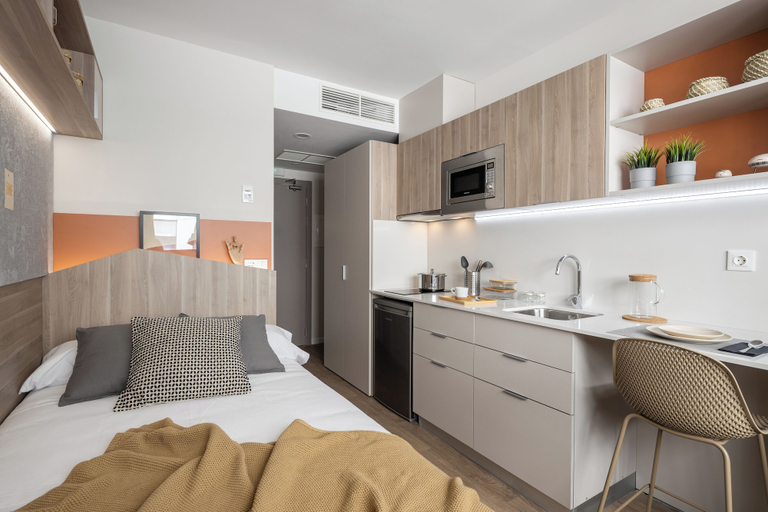 Room 2, Amro Pamplona, Navarra