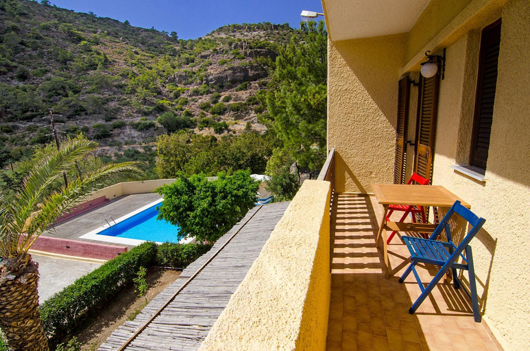 Others, Porfyra Village, Crete