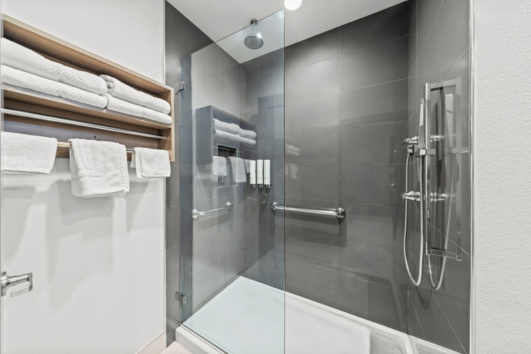 Bathroom 4, Hotel Miramar, Orange