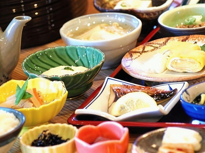 Food & Drinks