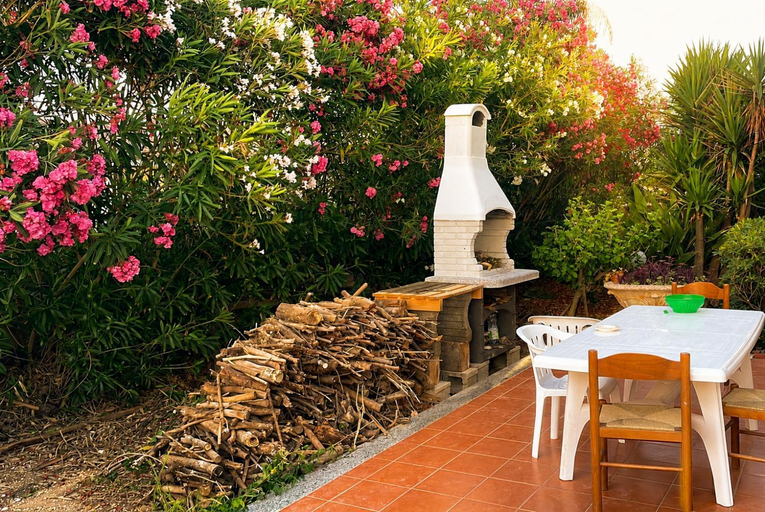 Others 4, Villa dell'Oleandro, Ragusa