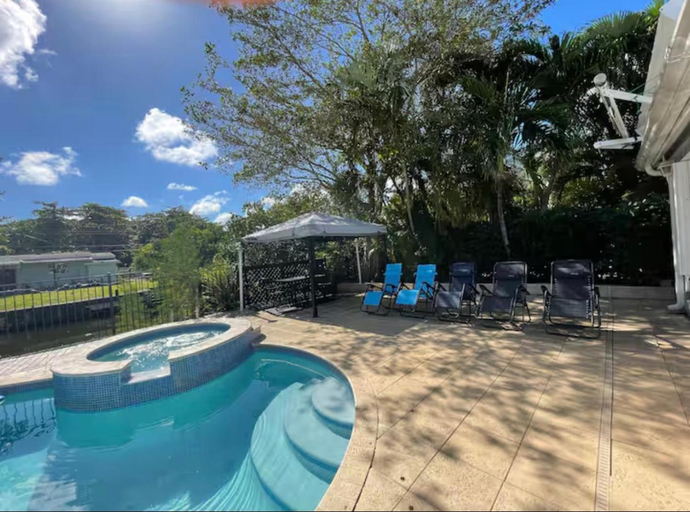 Sport & Beauty 4, Pool House on the Water, Miami-Dade