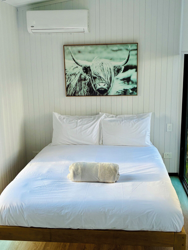 Room 5, The Black Barn At Puketitiri, Hastings