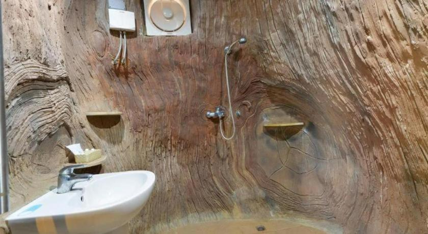 Bathroom 3, Had Ban Din Resort, Sai Yok