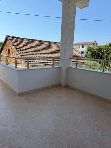 Others 4, Studio flat, Durrësit