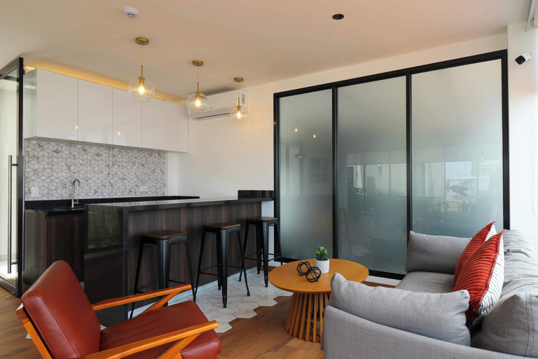 Room 4, w Enchanting 2BR w Balcony in Miraflores, Lima