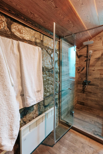 Bathroom 4, Getahovit Resort