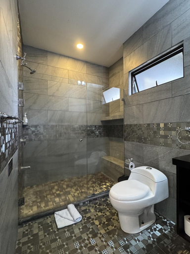Bathroom 3, La Casona, San Carlos