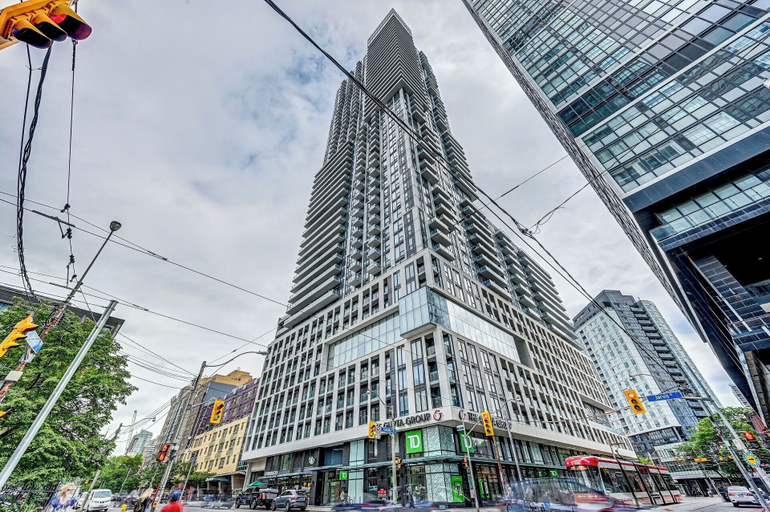 Exterior 3, Dundas Square Gardens, Toronto