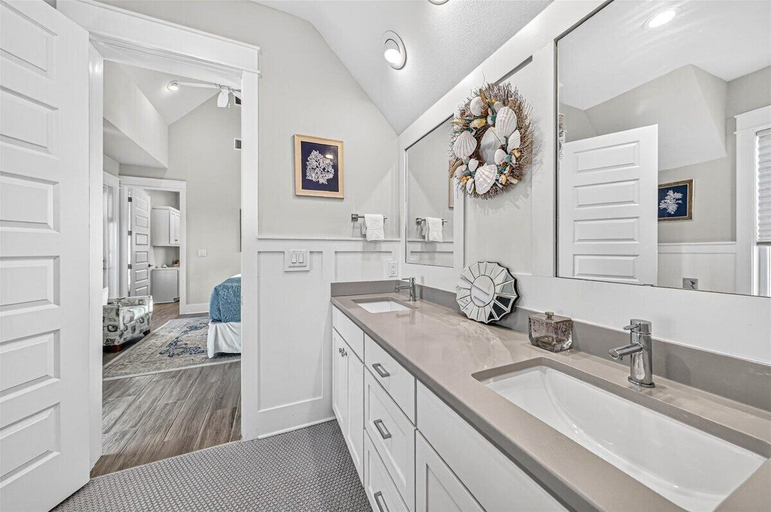 Bathroom 5, Coral Cottage 230 RO B1, Nueces