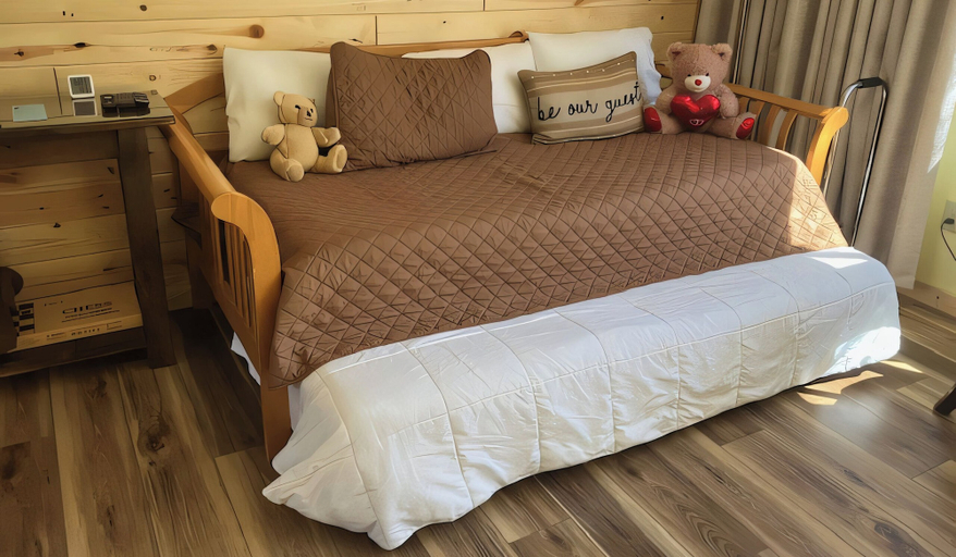 Bedroom 4, Leech Lake Resort Bed & Breakfast, Cass