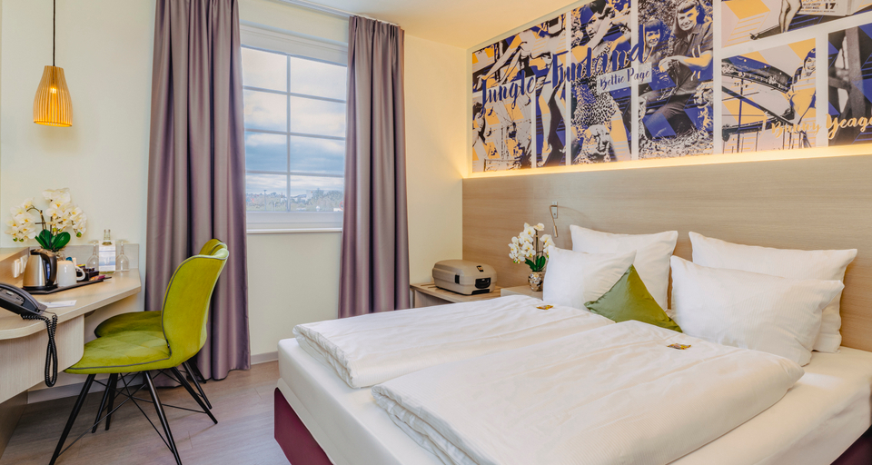 Bedroom 3, PLAZA INN Bad Rappenau, Heilbronn