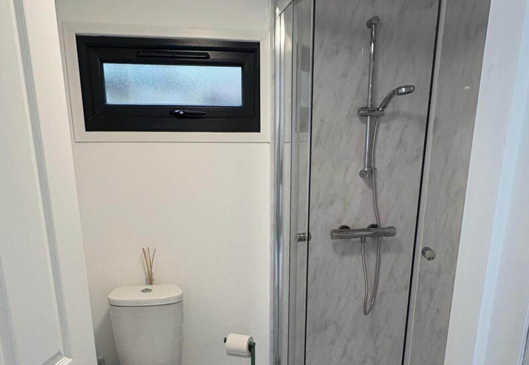 Bathroom 5, Cabin Sleeps 1 With Garden and Parking, Kent