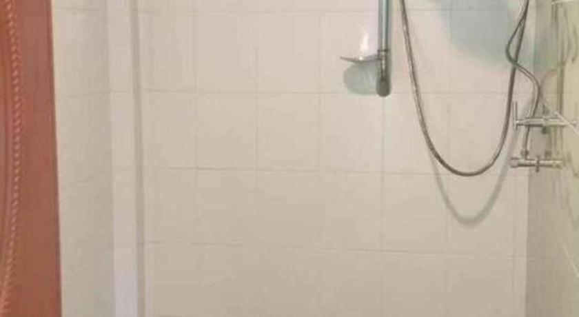 Bathroom 5, Pran Heaven Resort, Pran Buri
