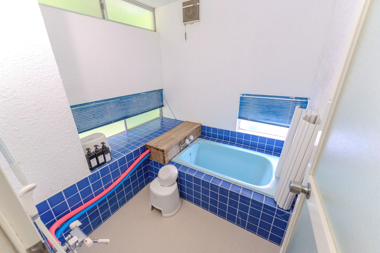 Bathroom 4, RETOPIA AIZU, Bandai