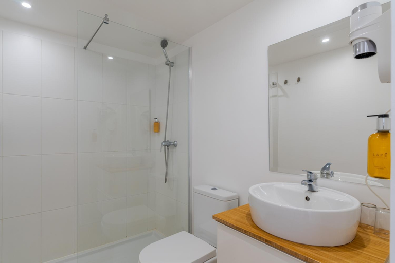 Bathroom 4, Florasol Residence Hotel - Dorisol hotels, Funchal