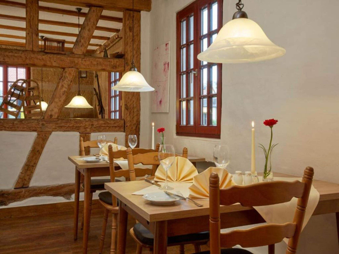 Dining 4, 2 Person Holiday Park Home in Nuernberg, Nürnberg