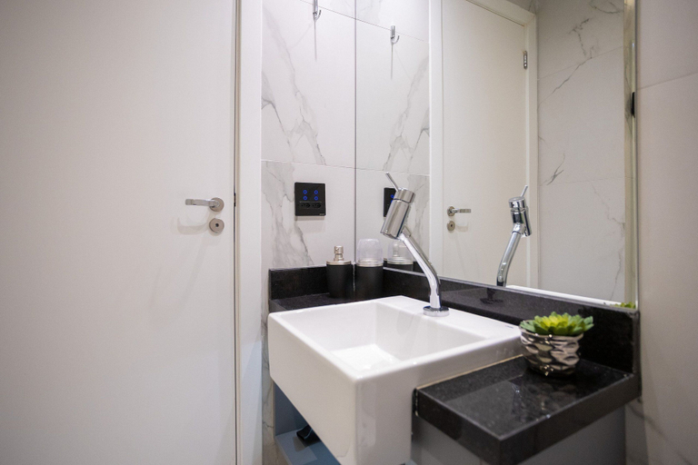 Bathroom 5, On Imarés, São Paulo