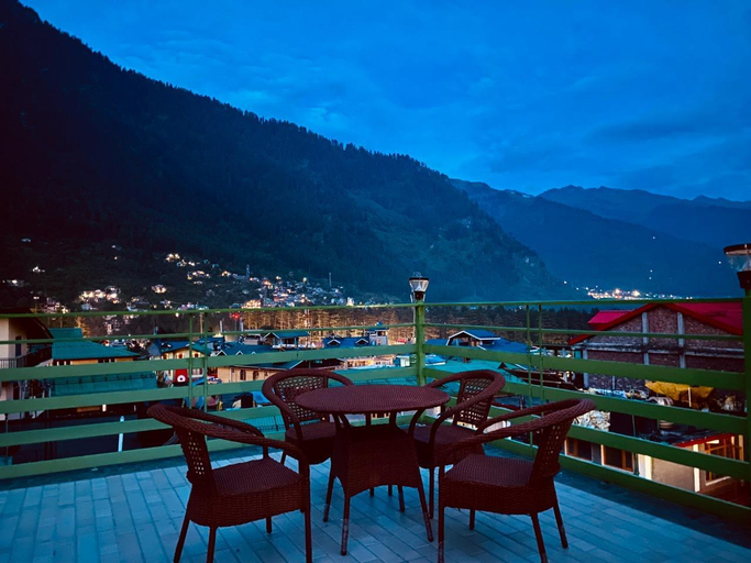 Food & Drinks 5, Vista Resort -Centrally heated & air cooled, Kullu