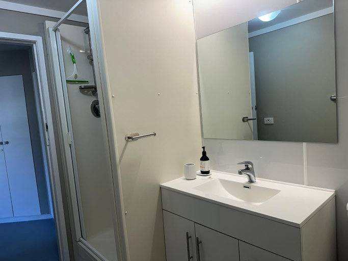 Bathroom 2, The Pacific Room, Tapeka Point, Far North