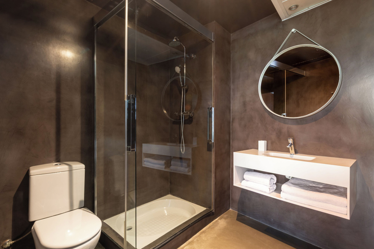 Bathroom 3, Aspasios Born, Barcelona