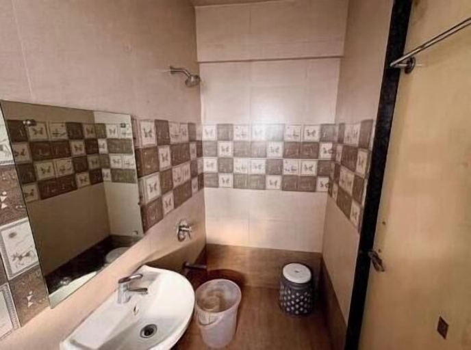 Bathroom, Leisurely Abode Service Apartments and Homestay, Pune