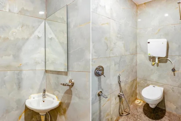 Bathroom 4, FabHotel Dhanlaxmi Residency, Thane