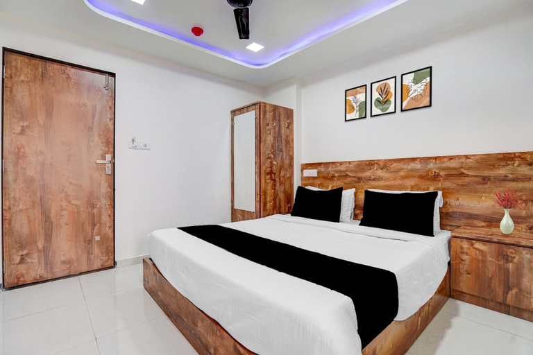 Room 5, Classic Hotel Aura Inn, Ahmadabad