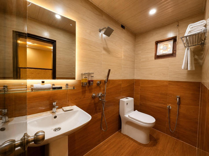 Bathroom 4, Hotel Aradhana Mount Abu, Sirohi