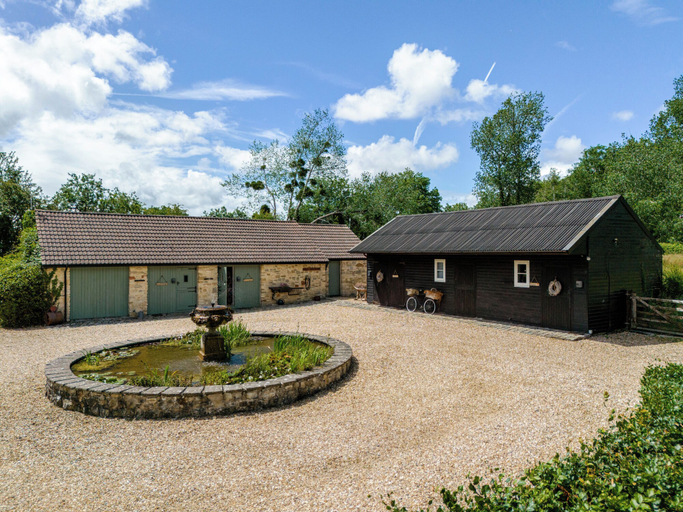Exterior & Views 2, ParkHouse Farm House, Bath and North East Somerset