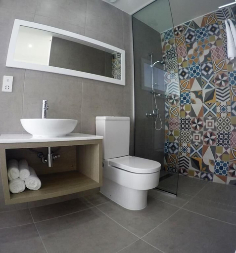Bathroom 4, Island Boutique Hotel, Larnaca