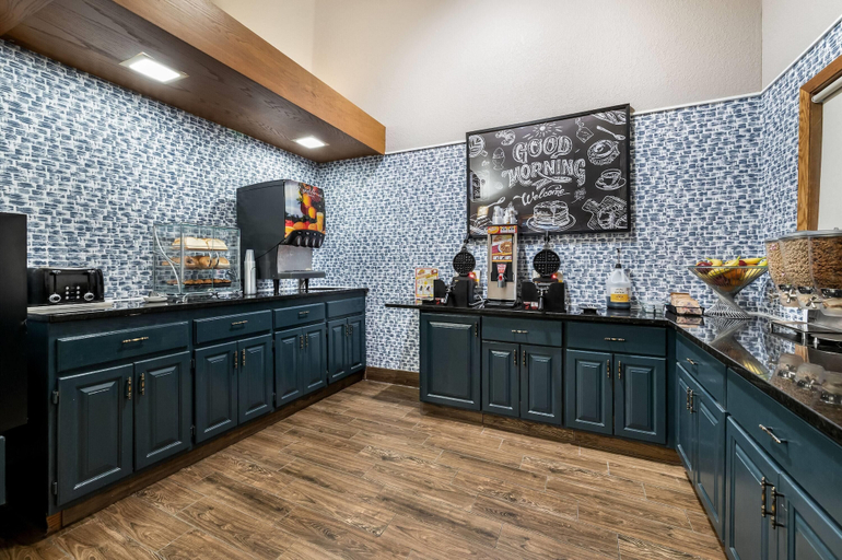 Food & Drinks 5, AmericInn by Wyndham Cloquet, Carlton