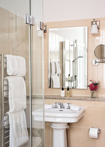 Bathroom 5, Fawsley Hall, Northamptonshire