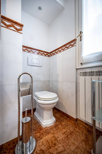 Bathroom 3, Pellico, Florence