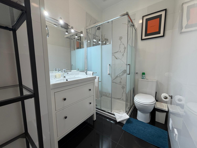 Bathroom 2, Lisbon Downtown Inn, Lisbon