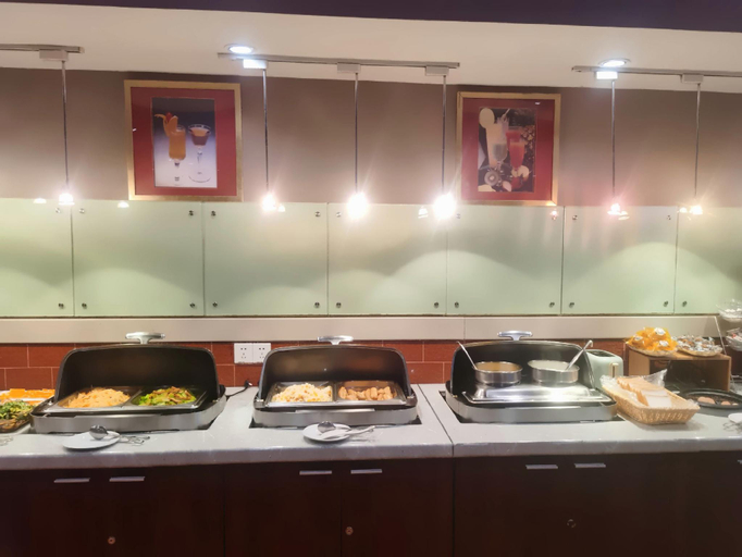 Food & Drinks 4, Home Inn Baoding Railway Station East Square Jianhua Street, Baoding