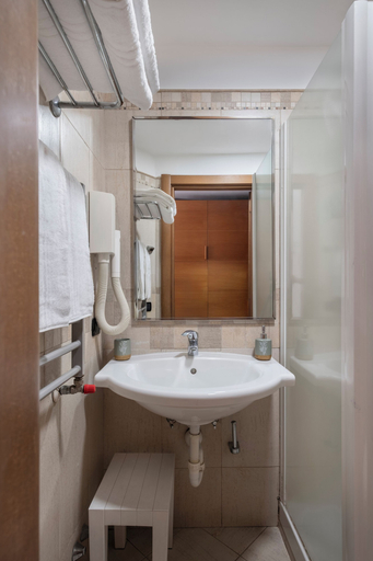 Bathroom 5, Hotel Moscatello, Rome