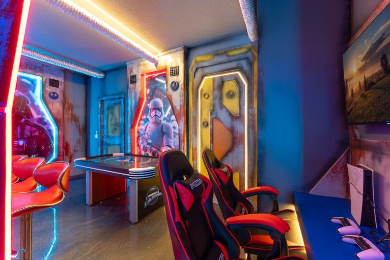 Interior 3, Orlando Most Incredible Themed 10br Villa, Lake