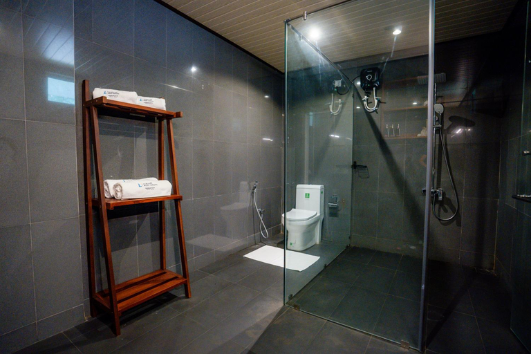 Bathroom 2, Rest House Hambantota, Hambantota