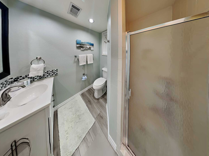 Bathroom, Coastal Hideaway by Silver Sands Vacation Rentals, Nueces