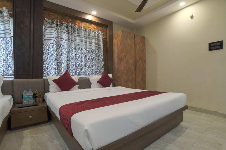 Room 2, Shivashish Resort and Marriage Garden, Indore