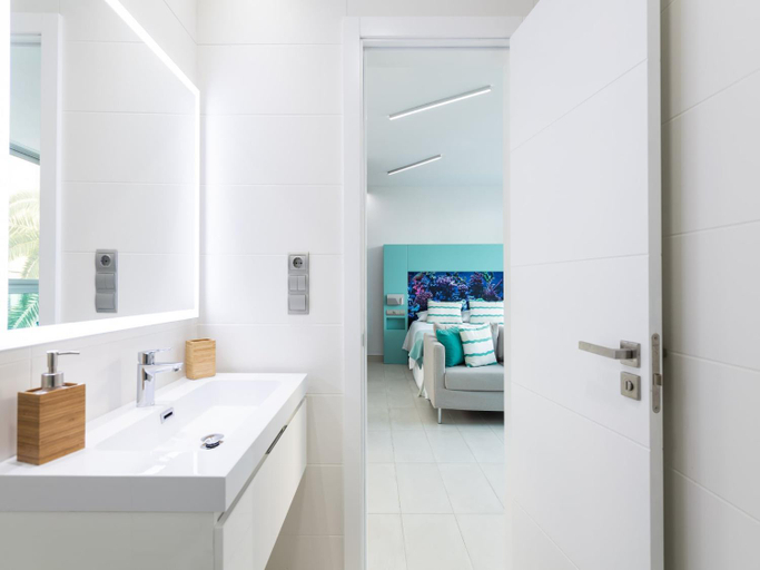 Bathroom 4, Apartment in Las Palmas near Las Canteras Beach, Las Palmas