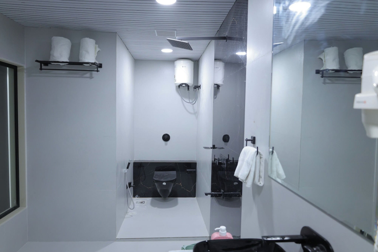 Bathroom 4, Hotel Ashok Vartika, Nagpur