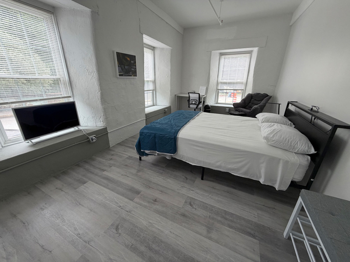 Room 4, Historic Beaver Mill Inn, Berkshire